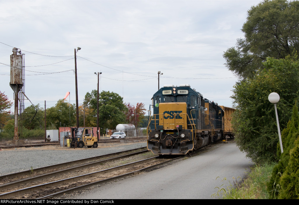 Y101 with CSXT 8881 Switches North Yard